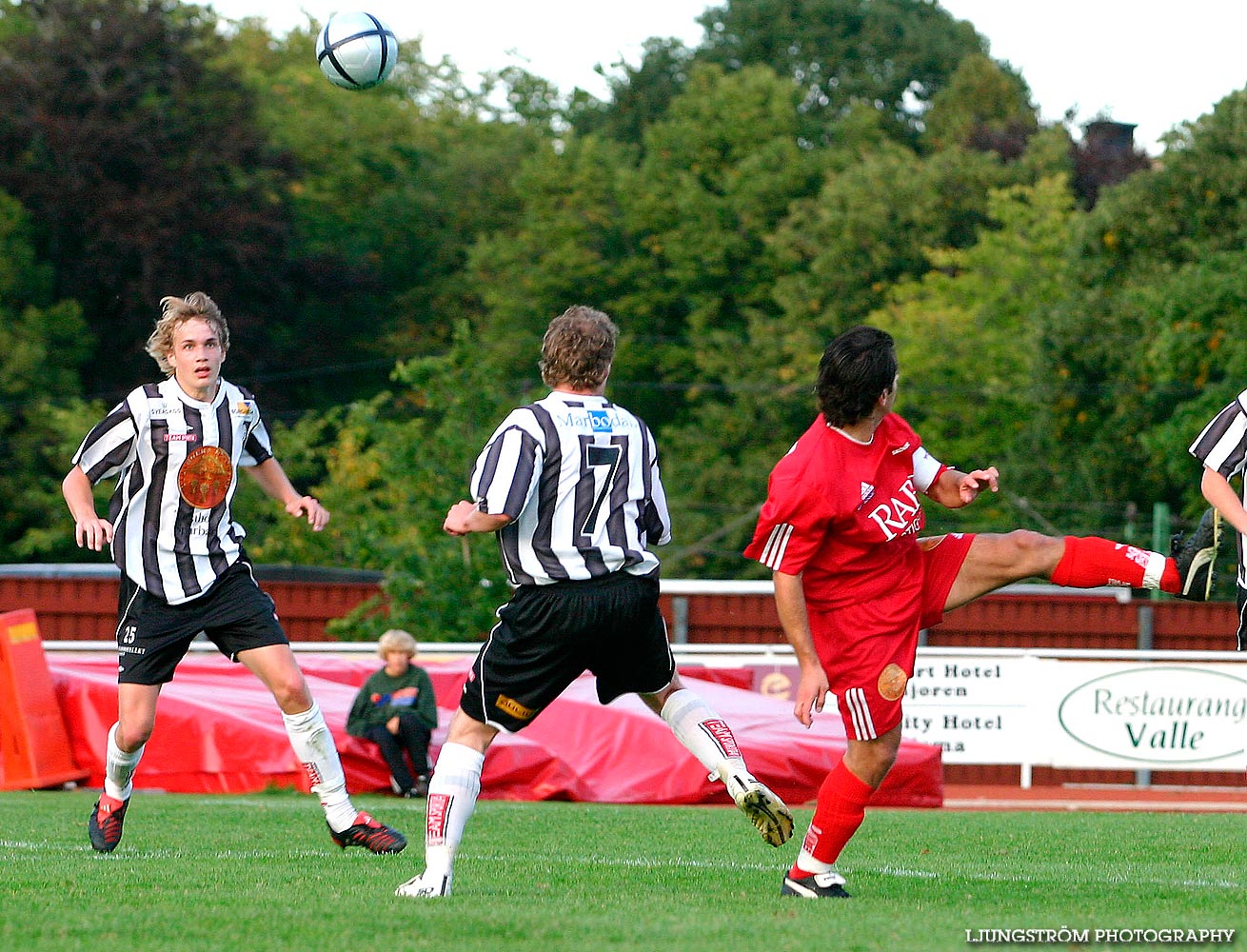 Skövde AIK-Tidaholms GoIF 5-3,herr,Södermalms IP,Skövde,Sverige,Fotboll,,2005,11690