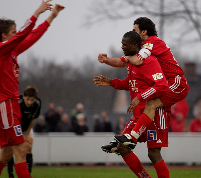 Skövde AIK-Linköpings FF 3-0,herr,Södermalms IP,Skövde,Sverige,Fotboll,,2006,5894