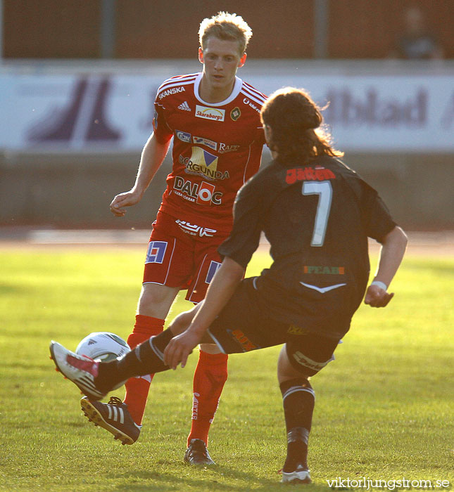 Skövde AIK-FC Trollhättan 1-2,herr,Södermalms IP,Skövde,Sverige,Fotboll,,2011,38524