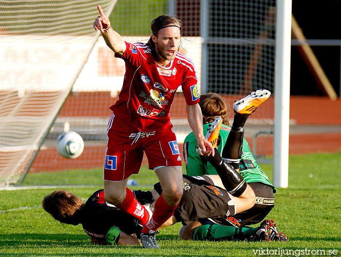 Skövde AIK-FC Trollhättan 1-2,herr,Södermalms IP,Skövde,Sverige,Fotboll,,2011,38535