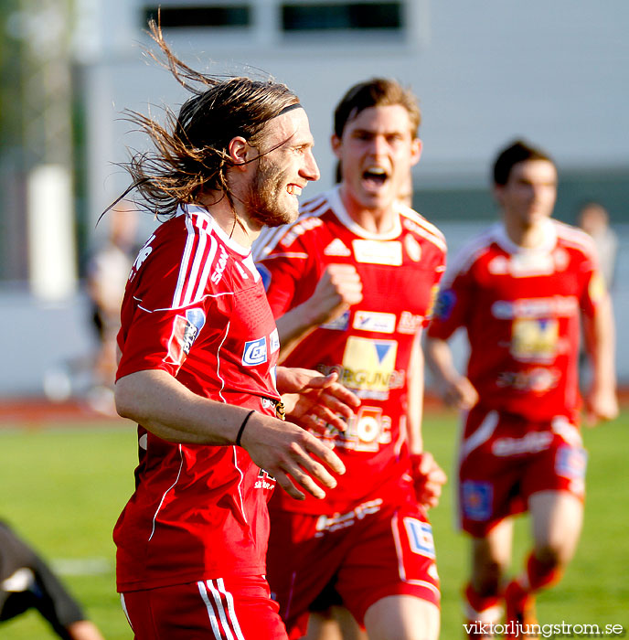 Skövde AIK-FC Trollhättan 1-2,herr,Södermalms IP,Skövde,Sverige,Fotboll,,2011,38538