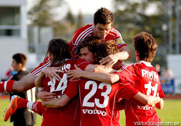 Skövde AIK-FC Trollhättan 1-2,herr,Södermalms IP,Skövde,Sverige,Fotboll,,2011,38542