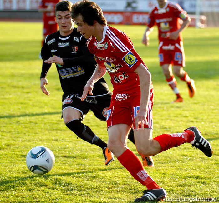 Skövde AIK-FC Trollhättan 1-2,herr,Södermalms IP,Skövde,Sverige,Fotboll,,2011,38554