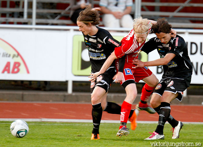 Skövde AIK-FC Trollhättan 1-2,herr,Södermalms IP,Skövde,Sverige,Fotboll,,2011,38580