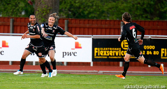 Skövde AIK-FC Trollhättan 1-2,herr,Södermalms IP,Skövde,Sverige,Fotboll,,2011,38584