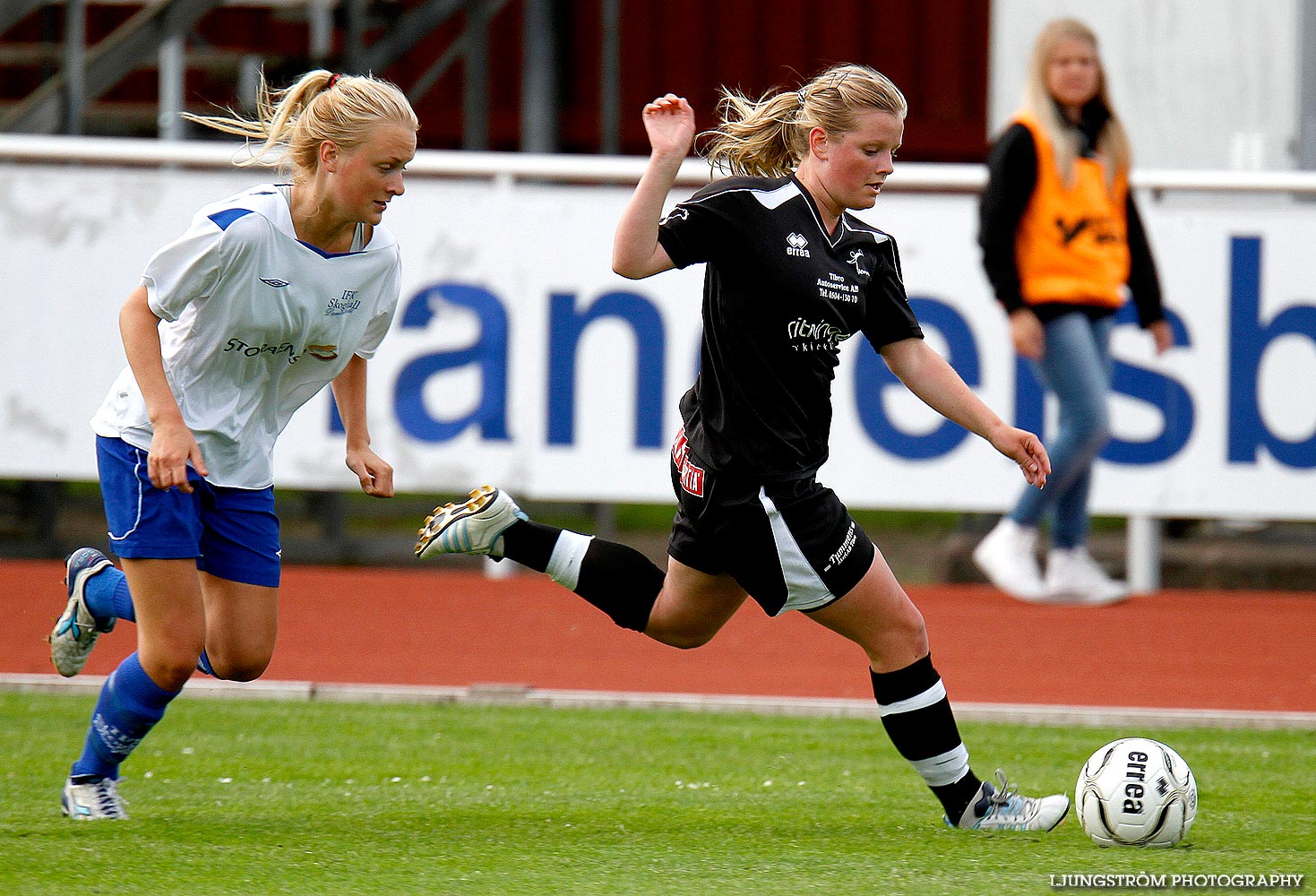 Skövde KIK-IFK Skoghall 2-3,dam,Södermalms IP,Skövde,Sverige,Fotboll,,2011,39790