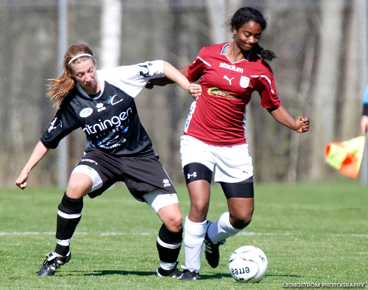 Svenska Cupen Skövde KIK-Qviding FIF 3-2,dam,Lillegårdens IP,Skövde,Sverige,Fotboll,,2012,52939