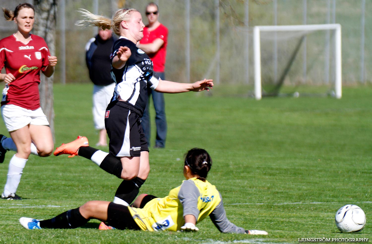 Svenska Cupen Skövde KIK-Qviding FIF 3-2,dam,Lillegårdens IP,Skövde,Sverige,Fotboll,,2012,52941