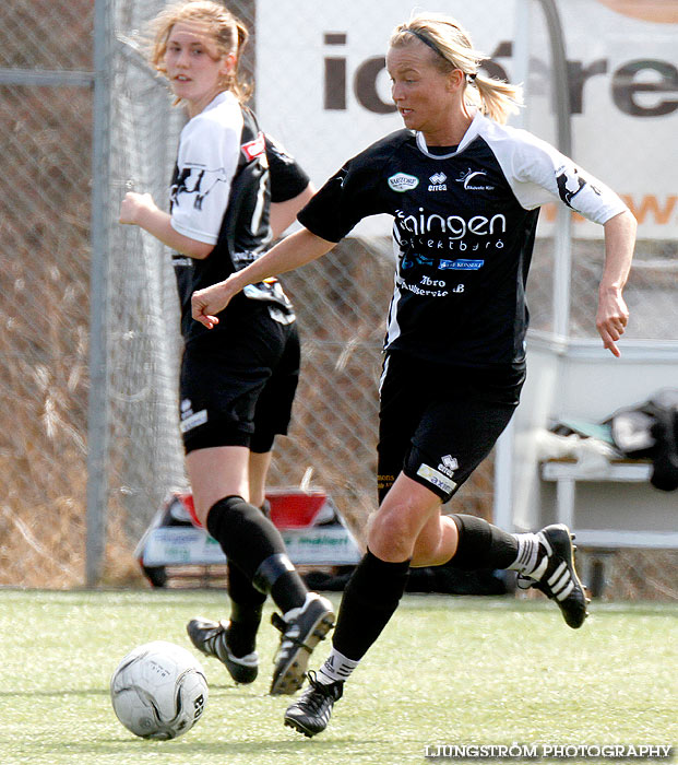 Skövde KIK-Hörnebo SK 4-2,dam,Södermalms IP,Skövde,Sverige,Fotboll,,2013,69812