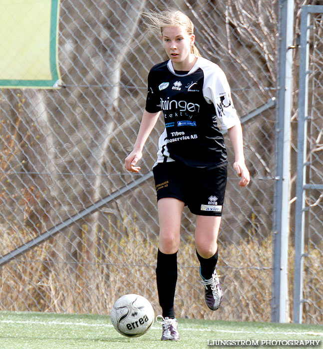 Skövde KIK-Hörnebo SK 4-2,dam,Södermalms IP,Skövde,Sverige,Fotboll,,2013,69839