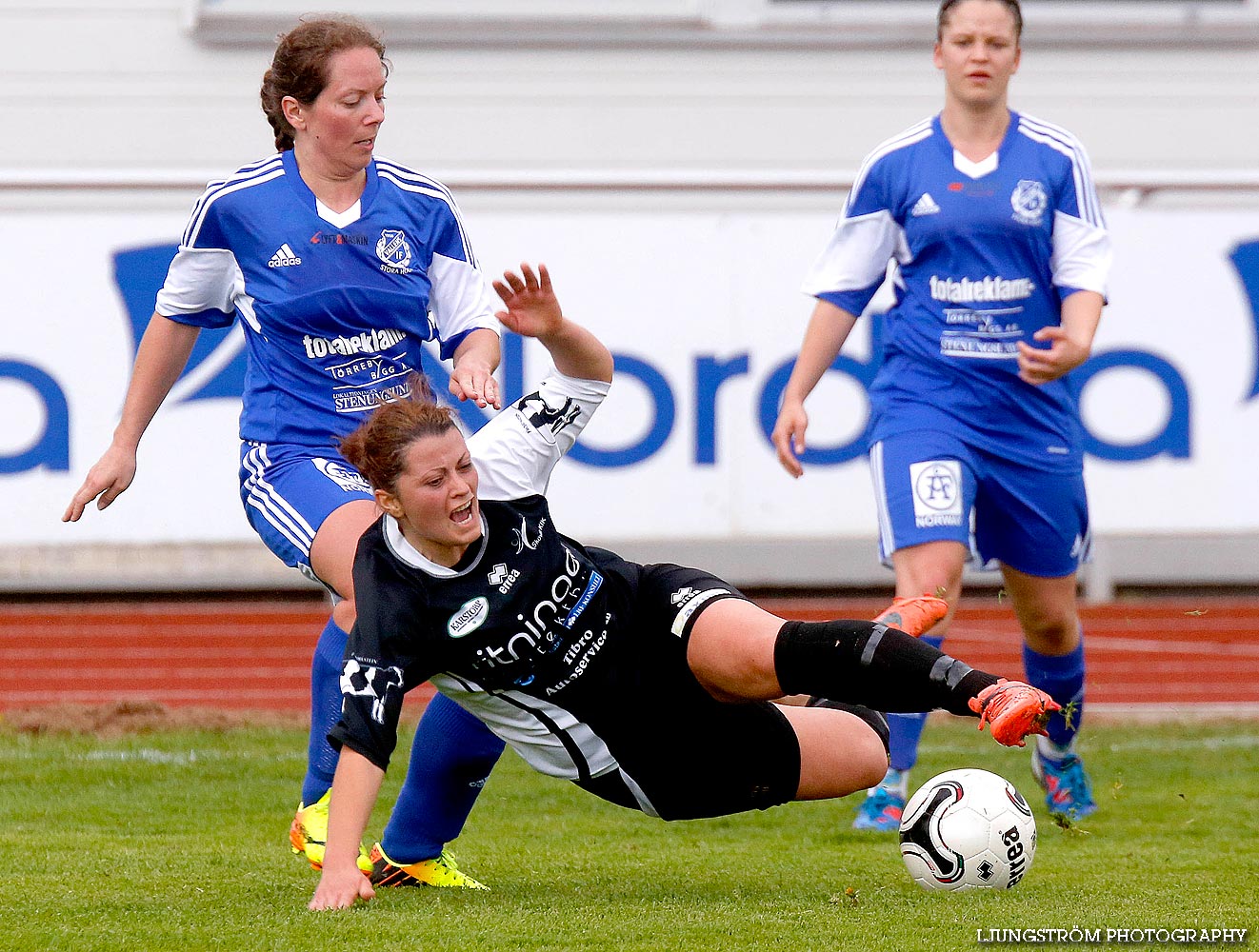 Skövde KIK-Vallens IF 6-2,dam,Södermalms IP,Skövde,Sverige,Fotboll,,2014,87964