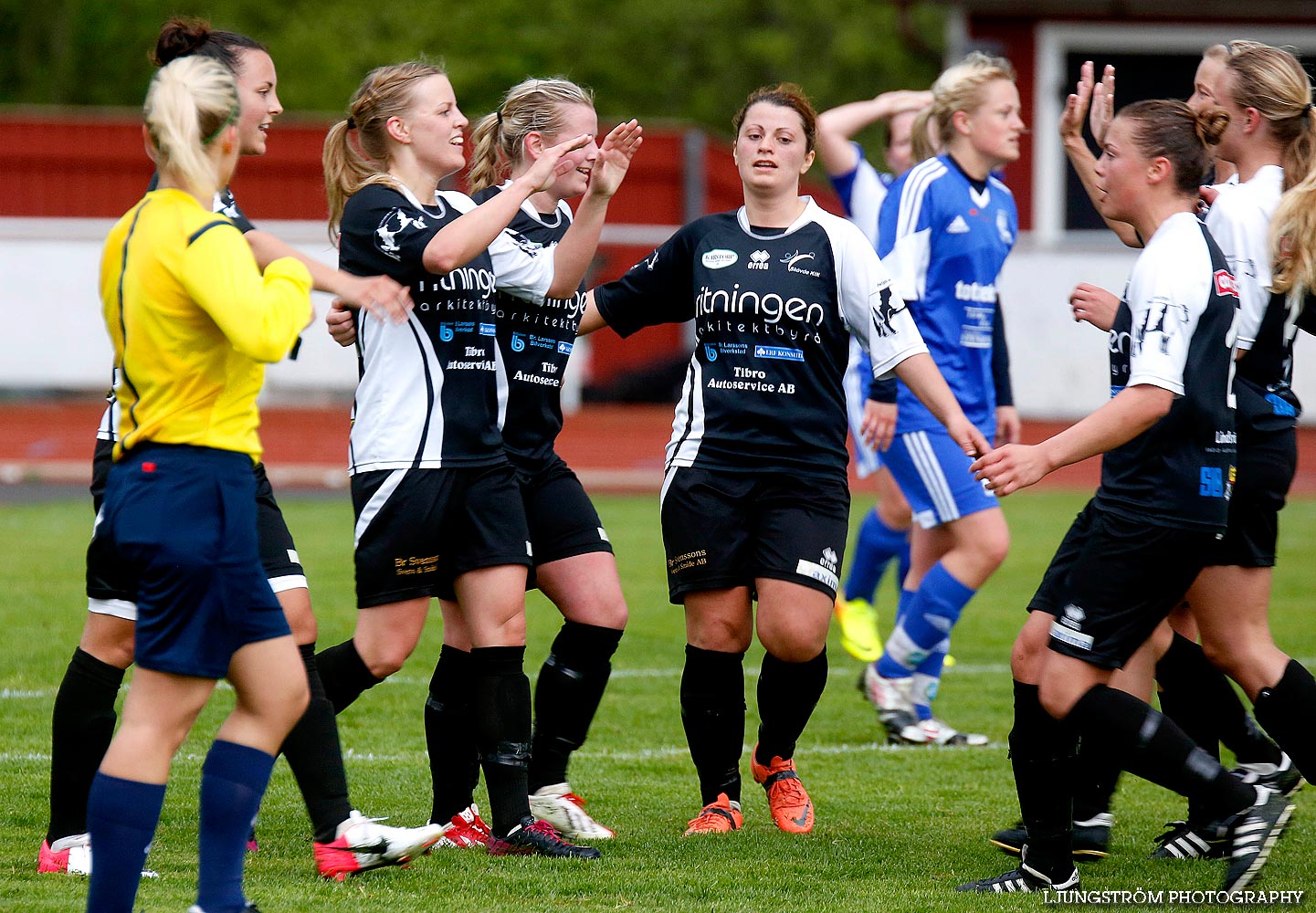 Skövde KIK-Vallens IF 6-2,dam,Södermalms IP,Skövde,Sverige,Fotboll,,2014,88019