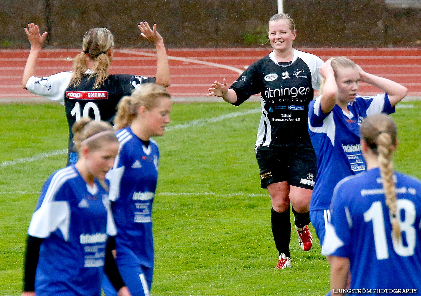 Skövde KIK-Vallens IF 6-2,dam,Södermalms IP,Skövde,Sverige,Fotboll,,2014,88065