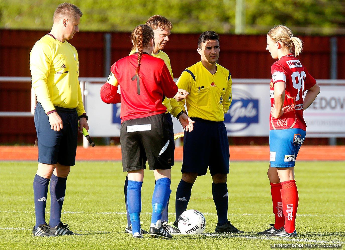 Skövde KIK-IK Gauthiod 2-1,dam,Södermalms IP,Skövde,Sverige,Fotboll,,2014,87708