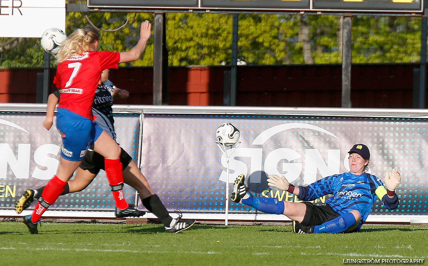 Skövde KIK-IK Gauthiod 2-1,dam,Södermalms IP,Skövde,Sverige,Fotboll,,2014,87718