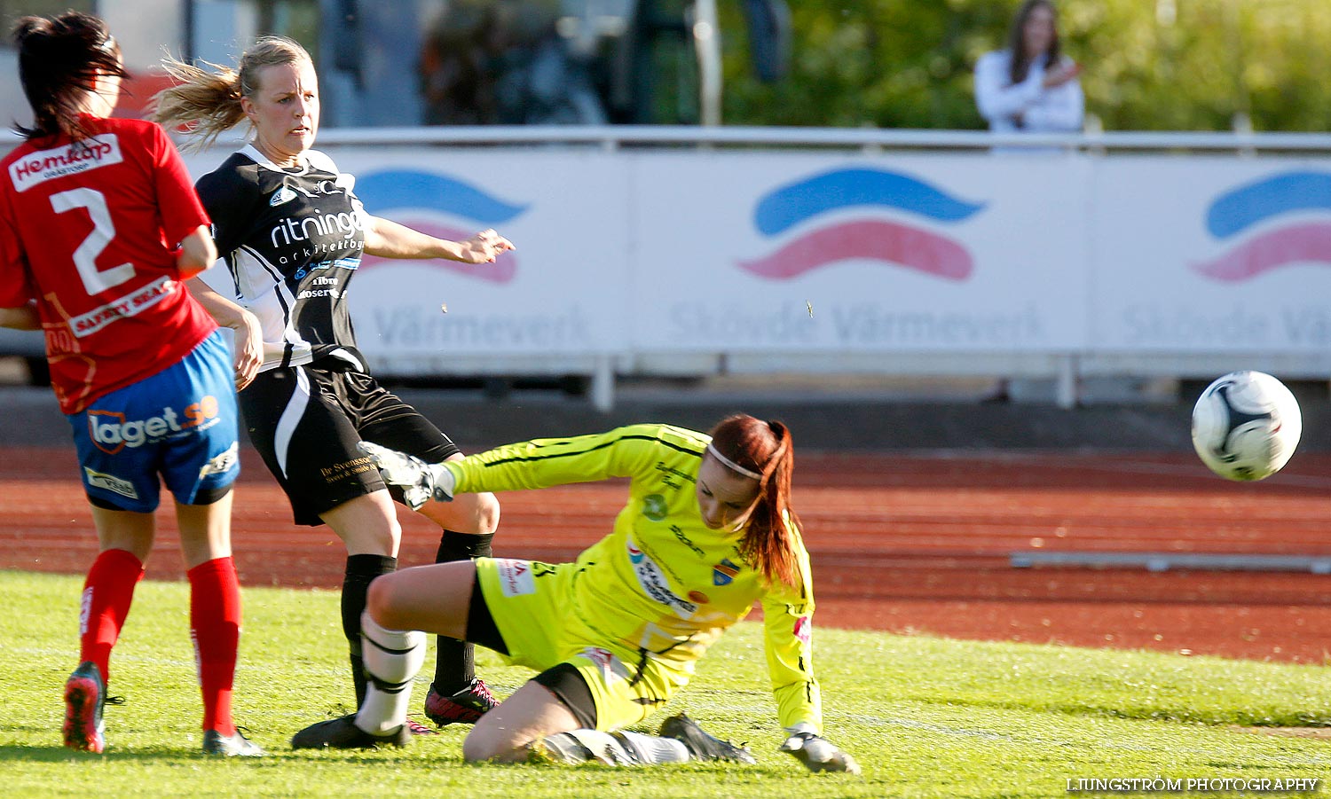 Skövde KIK-IK Gauthiod 2-1,dam,Södermalms IP,Skövde,Sverige,Fotboll,,2014,87773