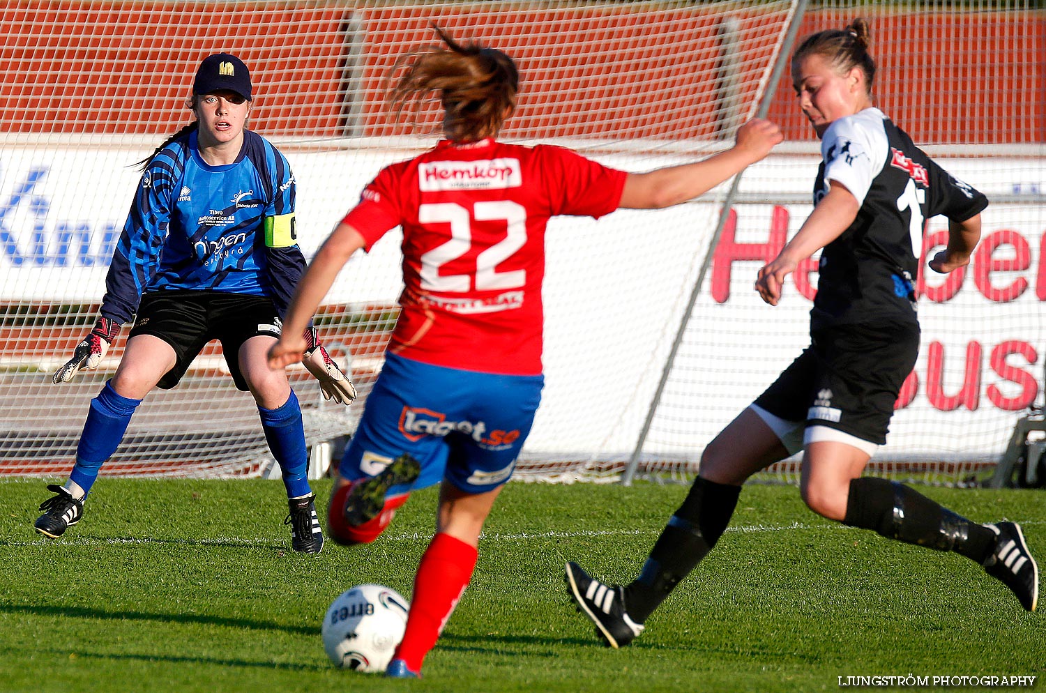 Skövde KIK-IK Gauthiod 2-1,dam,Södermalms IP,Skövde,Sverige,Fotboll,,2014,87843