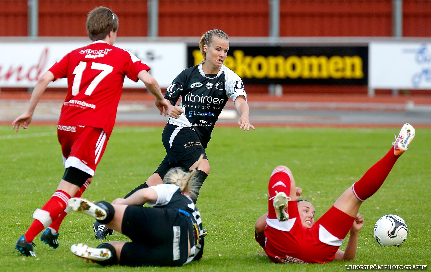 Skövde KIK-Stångenäs AIS 1-0,dam,Södermalms IP,Skövde,Sverige,Fotboll,,2014,89193