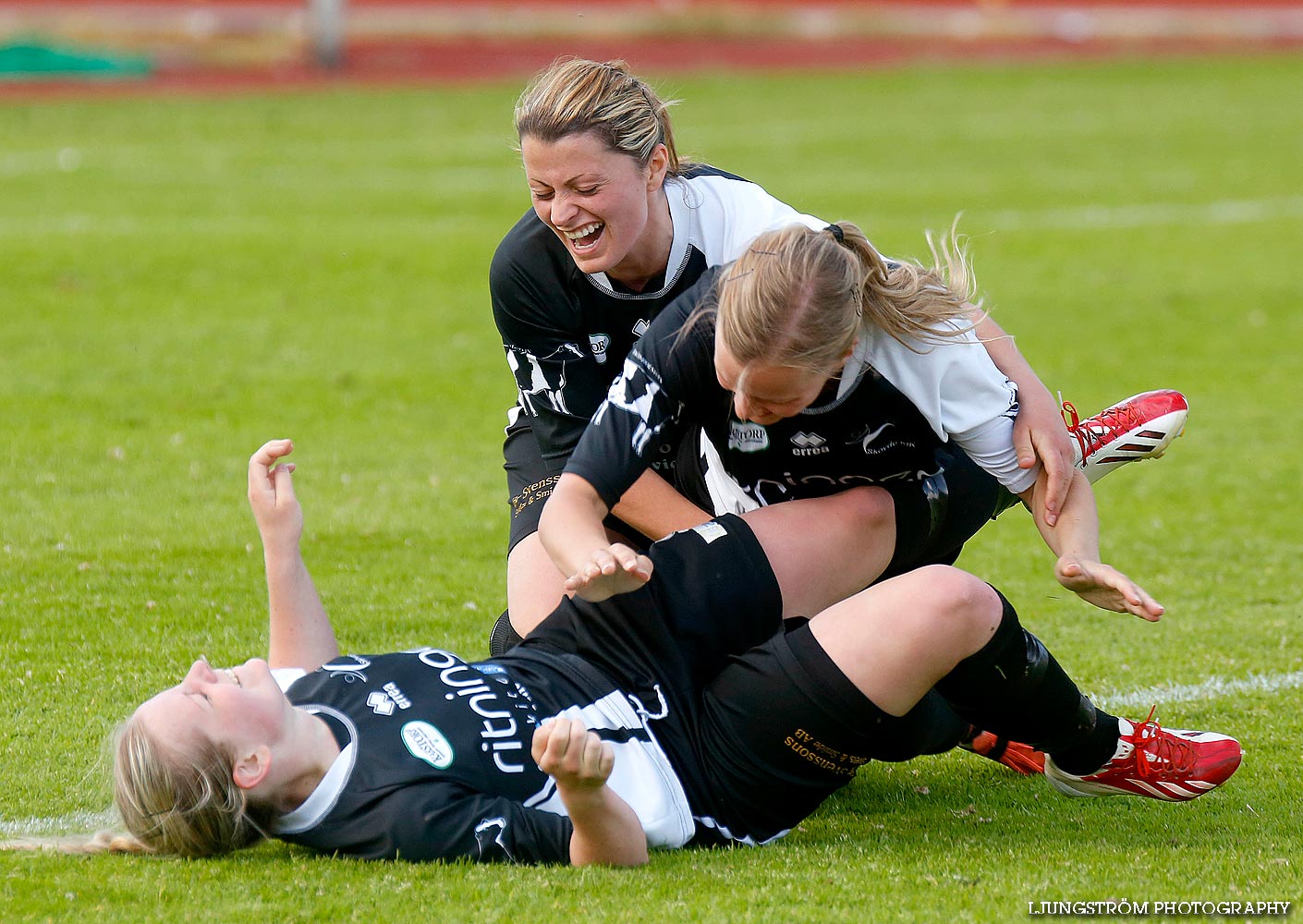 Skövde KIK-Stångenäs AIS 1-0,dam,Södermalms IP,Skövde,Sverige,Fotboll,,2014,89206