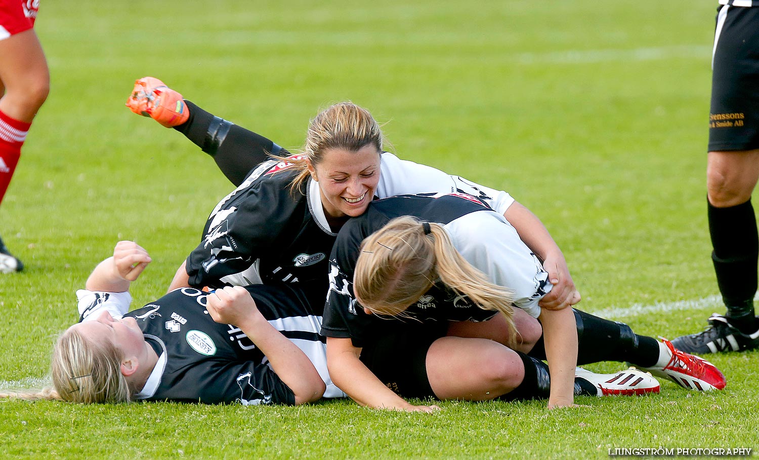 Skövde KIK-Stångenäs AIS 1-0,dam,Södermalms IP,Skövde,Sverige,Fotboll,,2014,89207