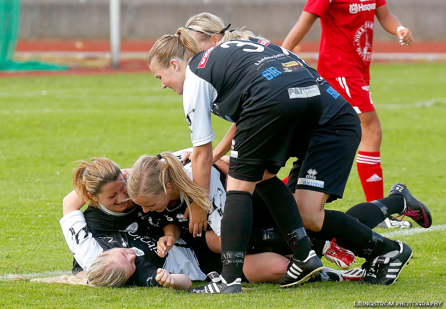 Skövde KIK-Stångenäs AIS 1-0,dam,Södermalms IP,Skövde,Sverige,Fotboll,,2014,89208