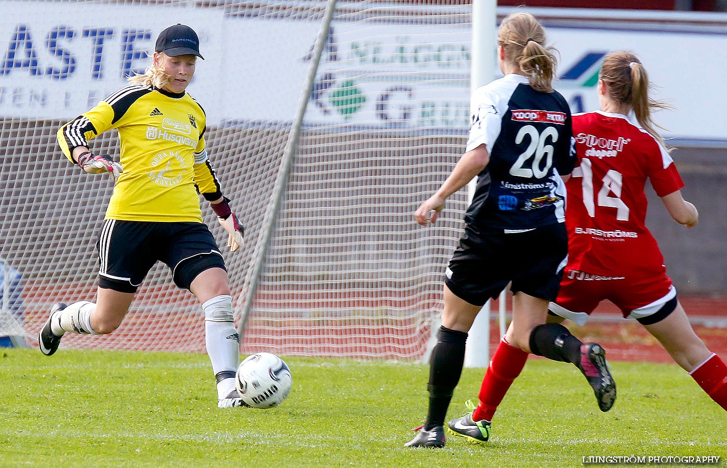 Skövde KIK-Stångenäs AIS 1-0,dam,Södermalms IP,Skövde,Sverige,Fotboll,,2014,89259