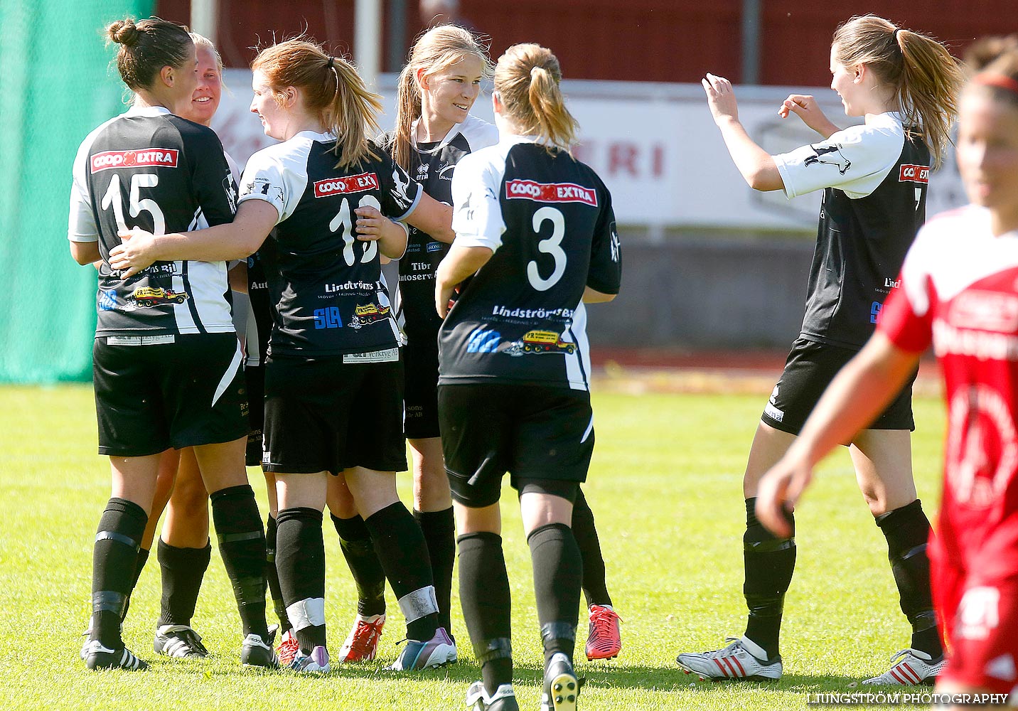 Skövde KIK-Stångenäs AIS 1-0,dam,Södermalms IP,Skövde,Sverige,Fotboll,,2014,89275