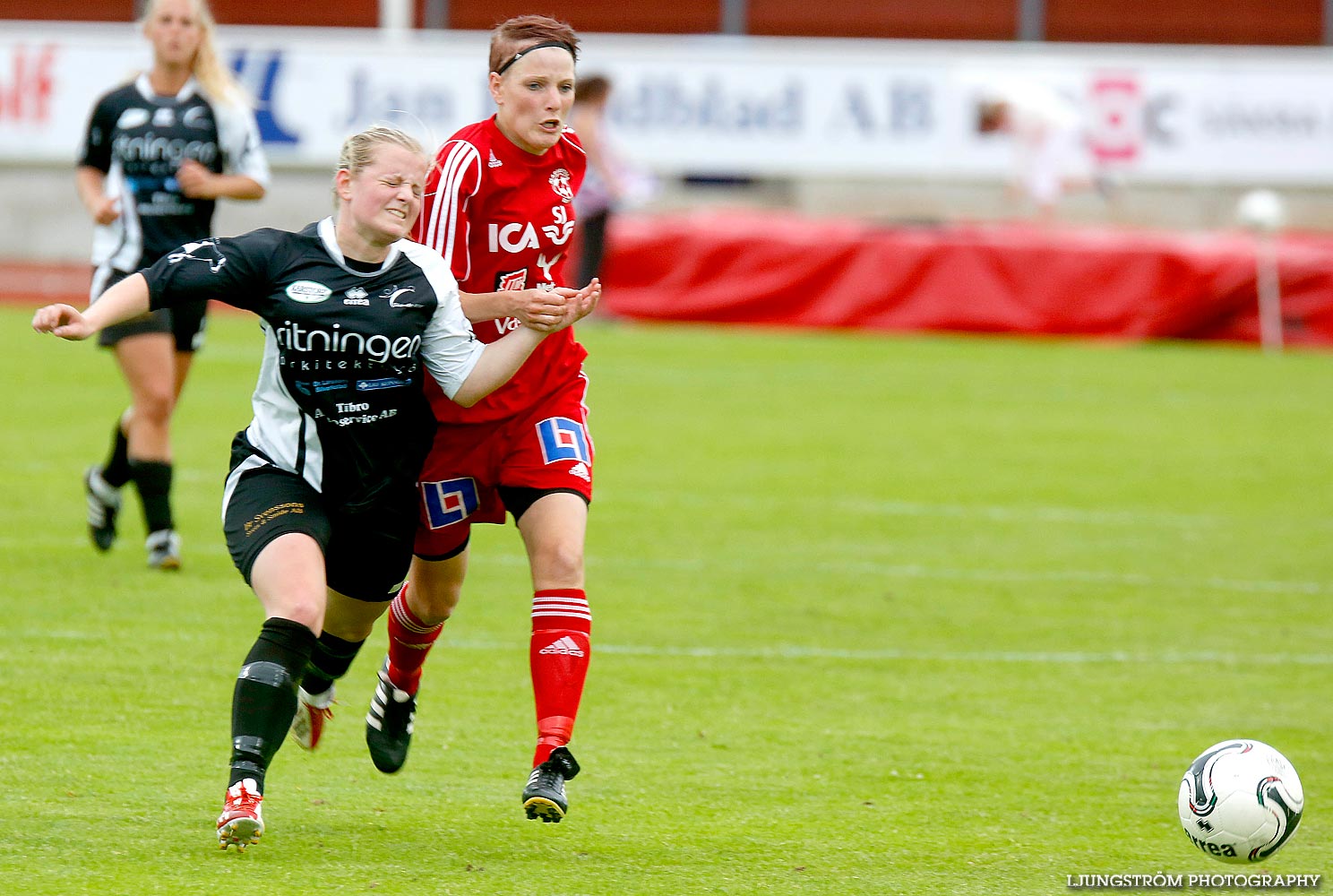 Skövde KIK-Mariestads BoIS FF 4-0,dam,Södermalms IP,Skövde,Sverige,Fotboll,,2014,89332