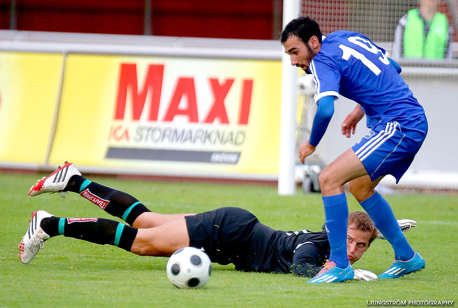 IFK Skövde FK-Fristads GoIF 4-2,herr,Södermalms IP,Skövde,Sverige,Fotboll,,2014,91330