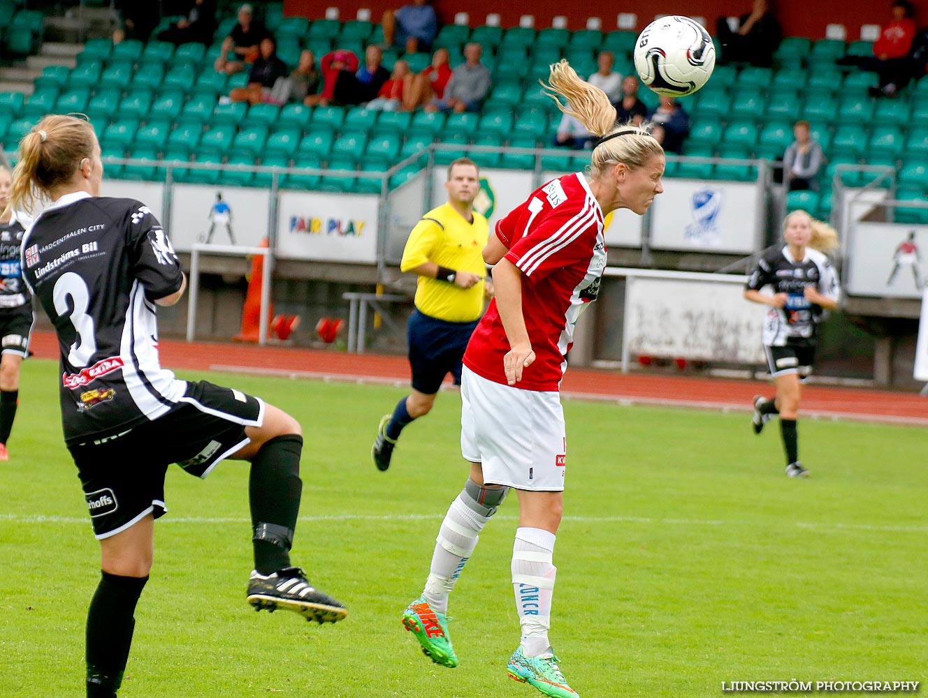 Skövde KIK-Sils IF 0-0,dam,Södermalms IP,Skövde,Sverige,Fotboll,,2014,91158