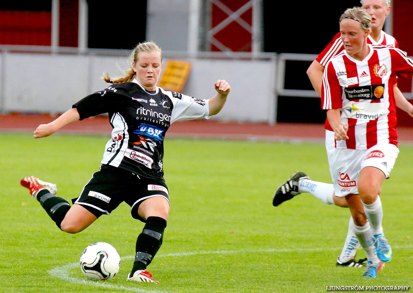Skövde KIK-Sils IF 0-0,dam,Södermalms IP,Skövde,Sverige,Fotboll,,2014,91217