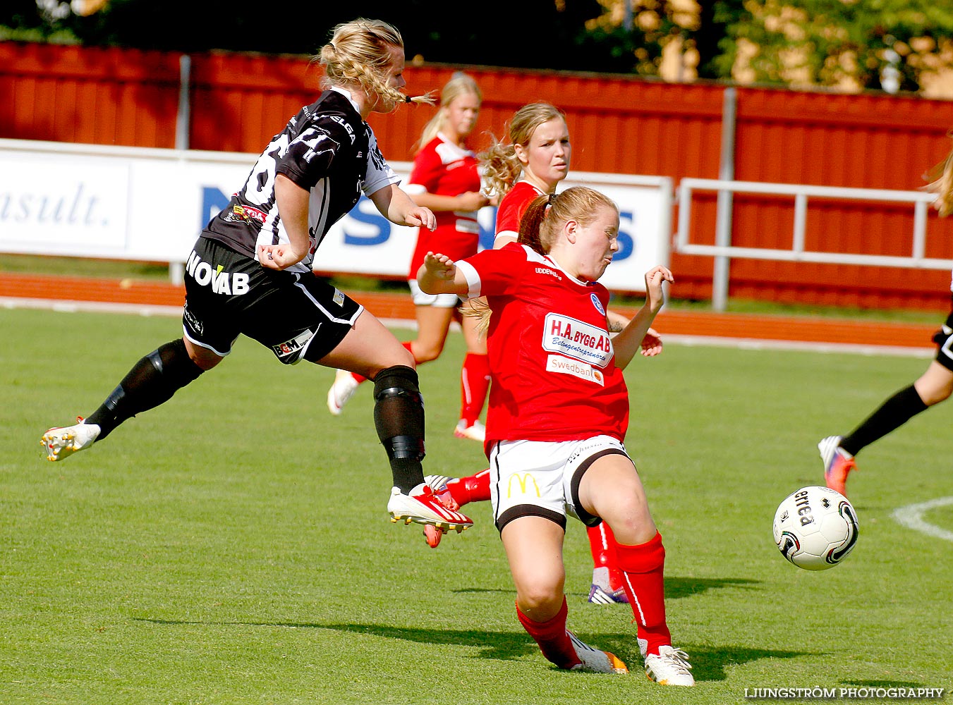 Skövde KIK-IK Rössö Uddevalla 4-0,dam,Södermalms IP,Skövde,Sverige,Fotboll,,2014,91365