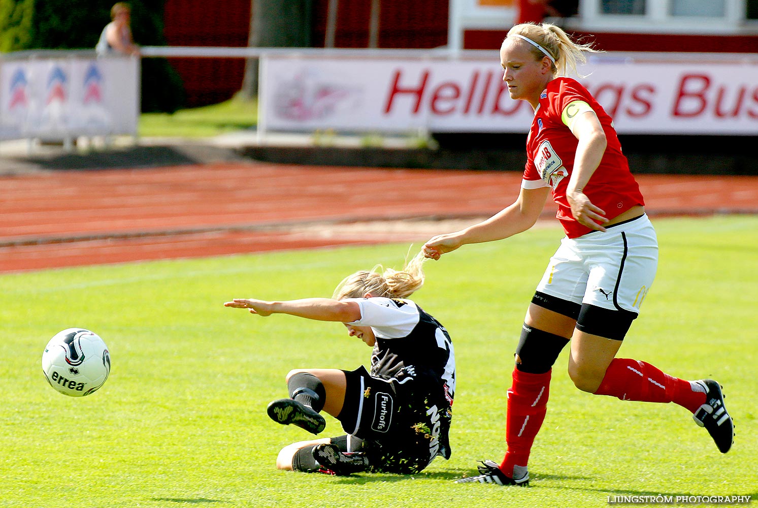 Skövde KIK-IK Rössö Uddevalla 4-0,dam,Södermalms IP,Skövde,Sverige,Fotboll,,2014,91382