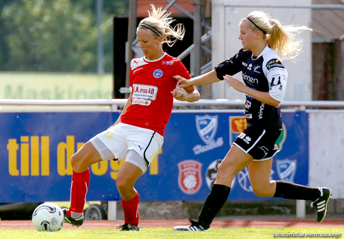 Skövde KIK-IK Rössö Uddevalla 4-0,dam,Södermalms IP,Skövde,Sverige,Fotboll,,2014,91403