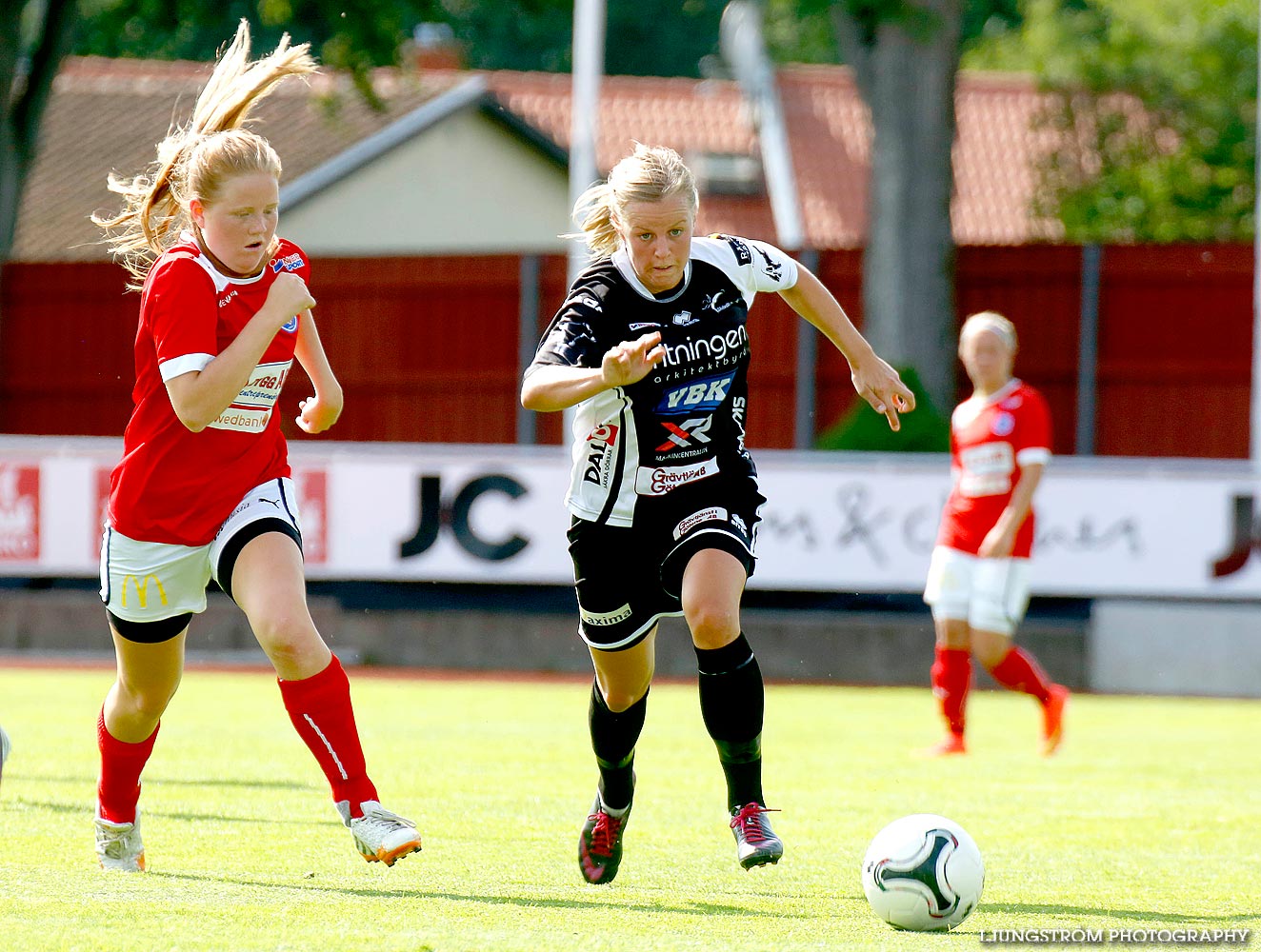 Skövde KIK-IK Rössö Uddevalla 4-0,dam,Södermalms IP,Skövde,Sverige,Fotboll,,2014,91410