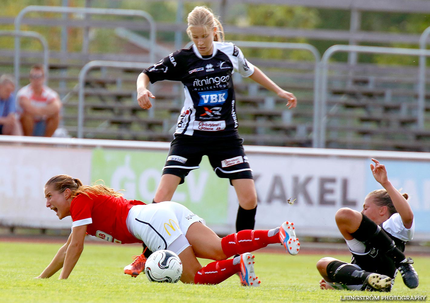 Skövde KIK-IK Rössö Uddevalla 4-0,dam,Södermalms IP,Skövde,Sverige,Fotboll,,2014,91452