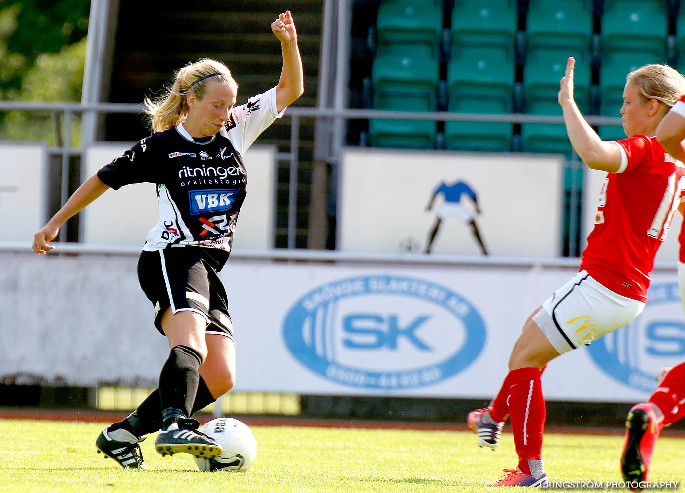 Skövde KIK-IK Rössö Uddevalla 4-0,dam,Södermalms IP,Skövde,Sverige,Fotboll,,2014,91467