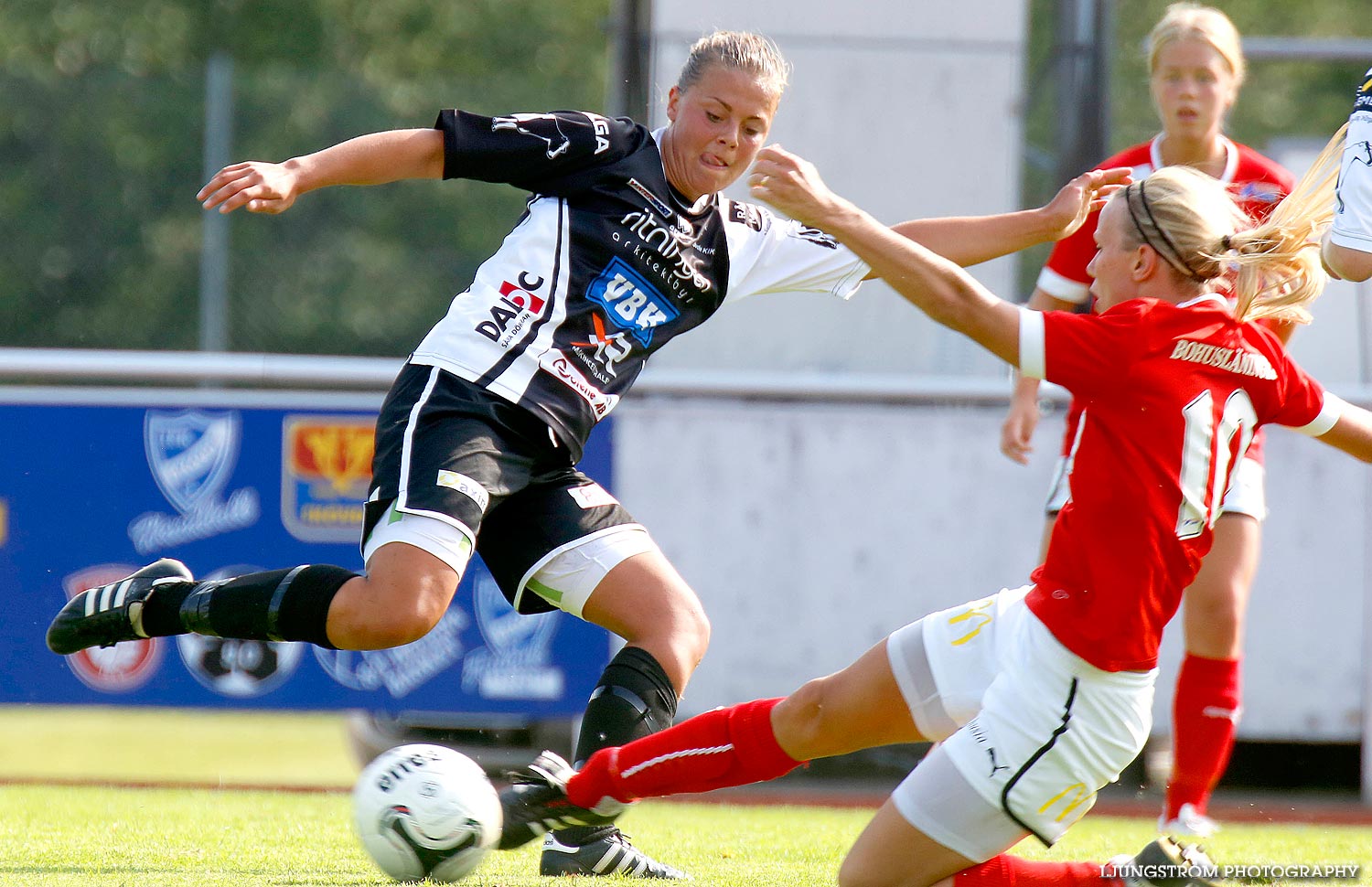 Skövde KIK-IK Rössö Uddevalla 4-0,dam,Södermalms IP,Skövde,Sverige,Fotboll,,2014,91496