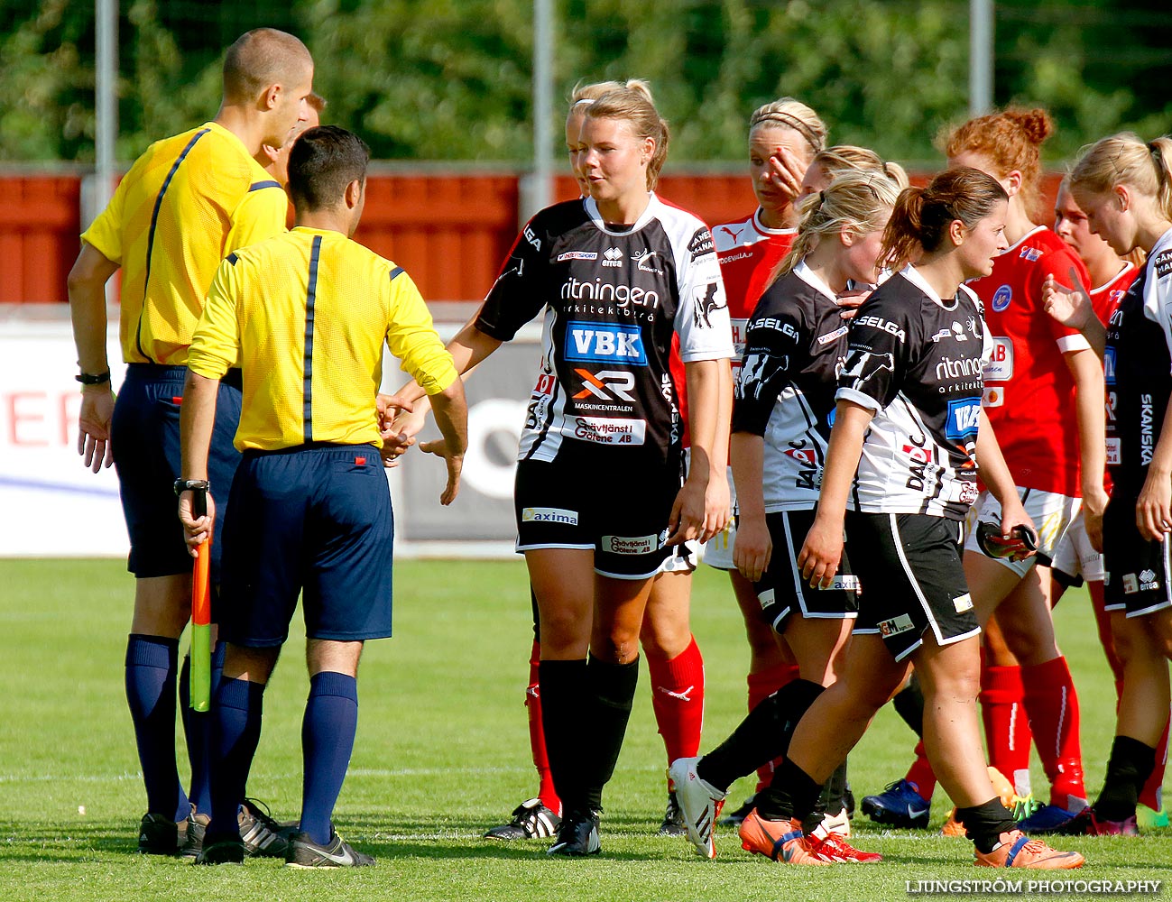 Skövde KIK-IK Rössö Uddevalla 4-0,dam,Södermalms IP,Skövde,Sverige,Fotboll,,2014,91532
