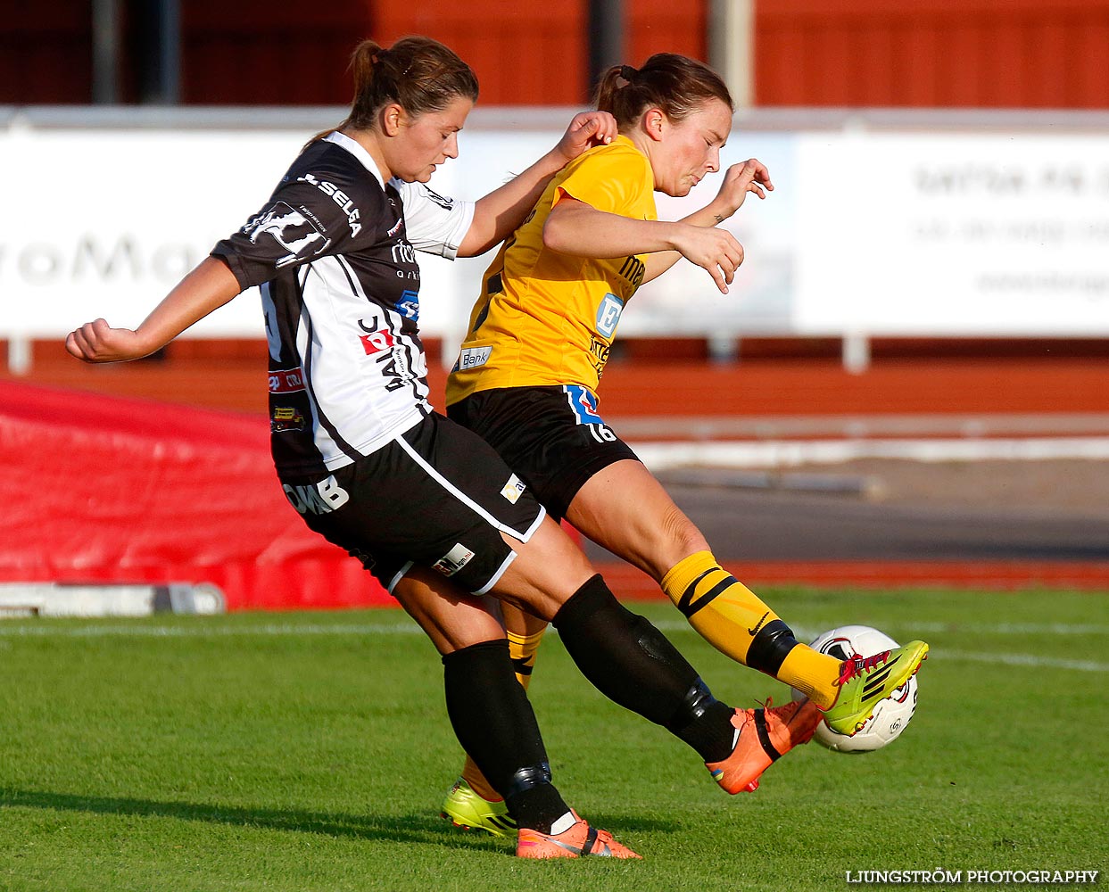 Svenska Cupen Skövde KIK-Mariebo IK 1-2,dam,Södermalms IP,Skövde,Sverige,Fotboll,,2014,91771