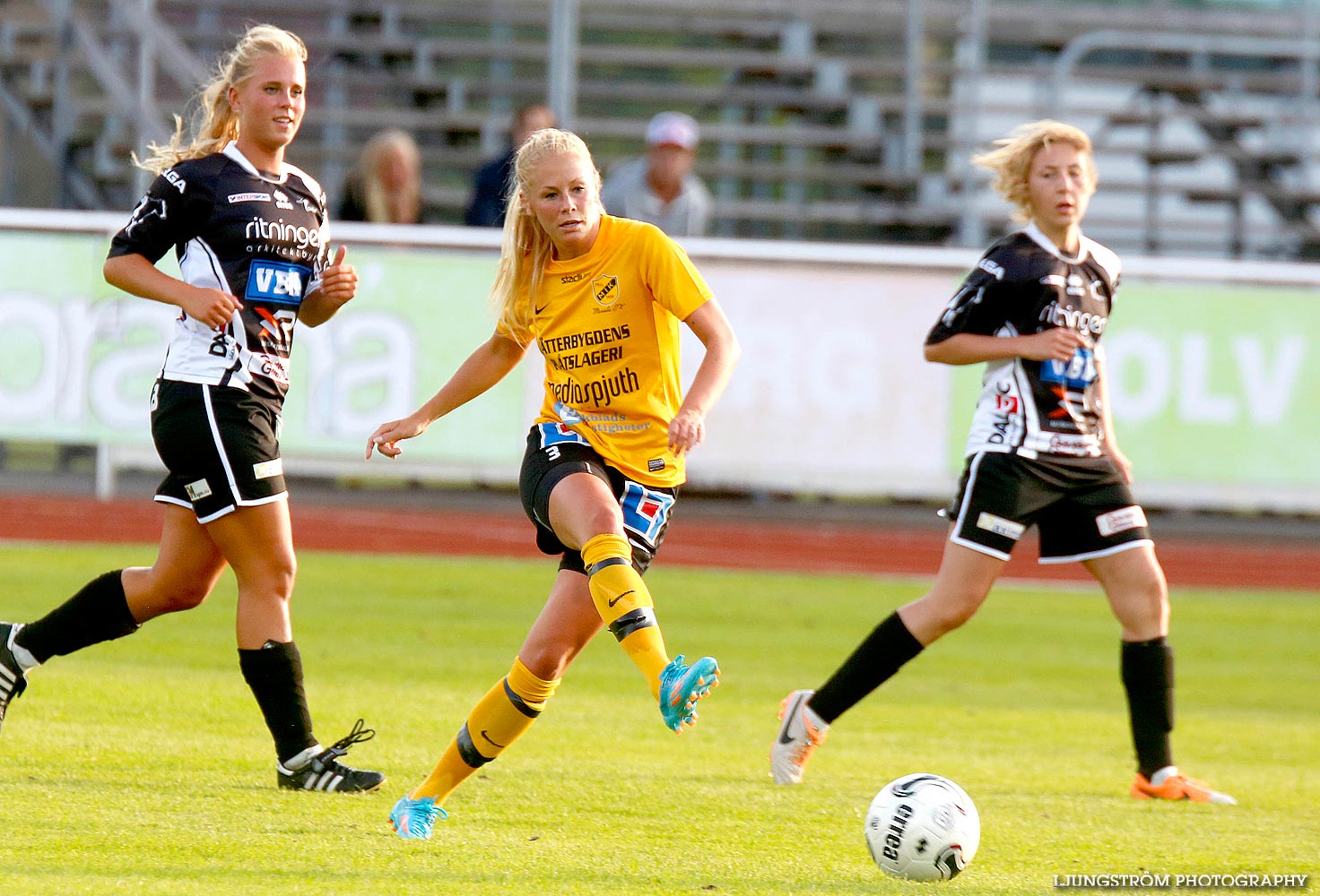 Svenska Cupen Skövde KIK-Mariebo IK 1-2,dam,Södermalms IP,Skövde,Sverige,Fotboll,,2014,91773