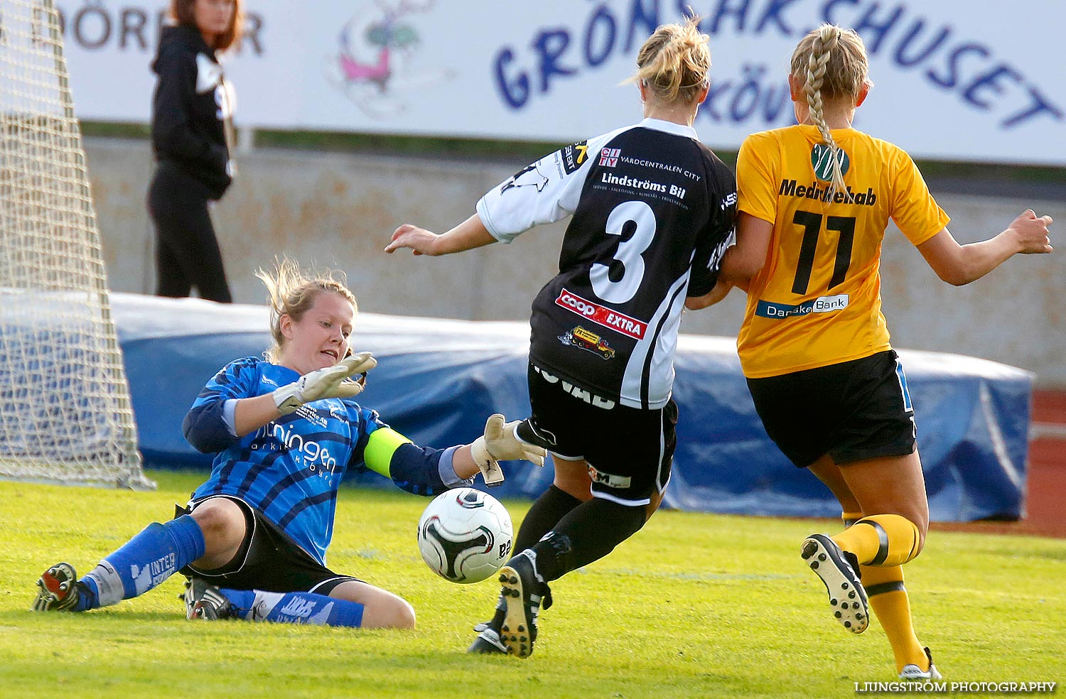 Svenska Cupen Skövde KIK-Mariebo IK 1-2,dam,Södermalms IP,Skövde,Sverige,Fotboll,,2014,91775