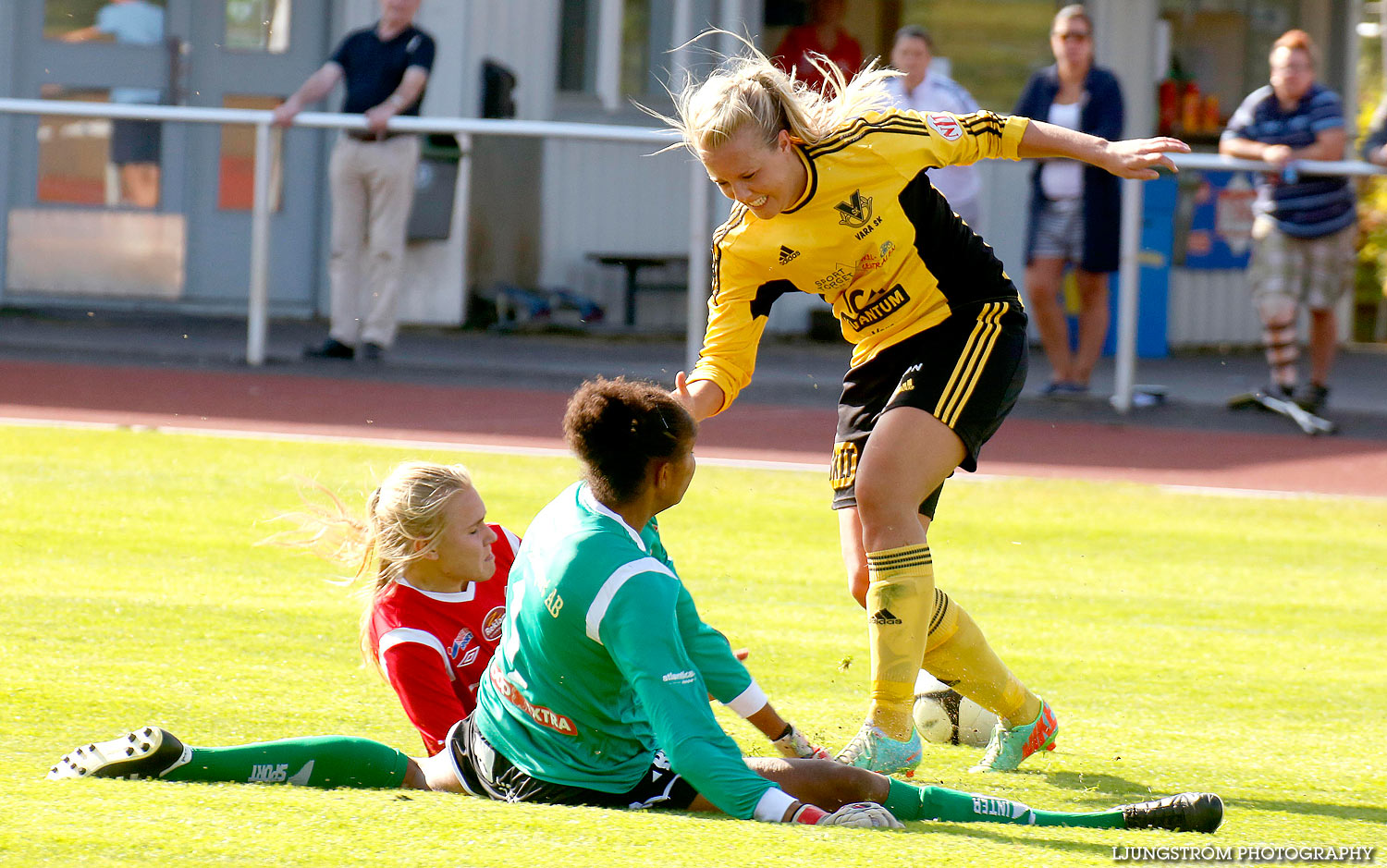 Falköpings KIK-Vara SK 1-3,dam,Odenplan,Falköping,Sverige,Fotboll,,2014,129454