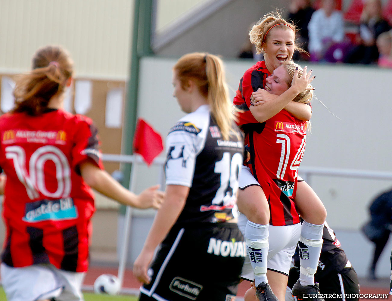 Lidköpings FK-Skövde KIK 7-0,dam,Framnäs IP,Lidköping,Sverige,Fotboll,,2014,129600