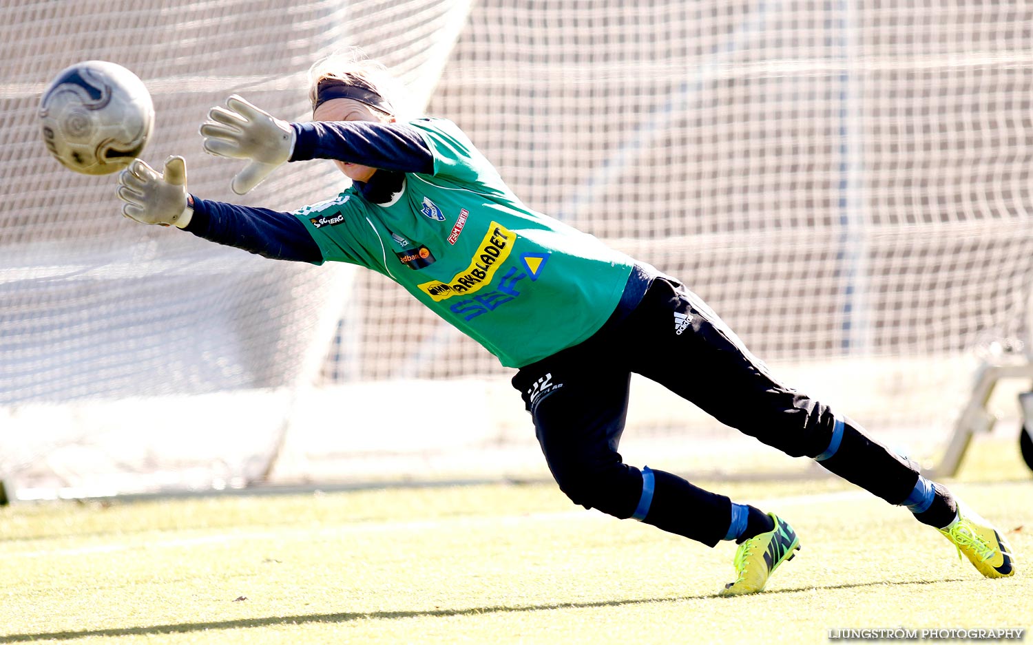 Träningsmatch Skövde KIK-IFK Örby 2-0,dam,Södermalms IP,Skövde,Sverige,Fotboll,,2015,107339