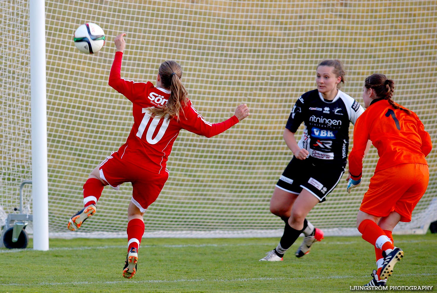 Mariestads BoIS FF-Skövde KIK 0-4,dam,Lekevi IP,Mariestad,Sverige,Fotboll,,2015,115905