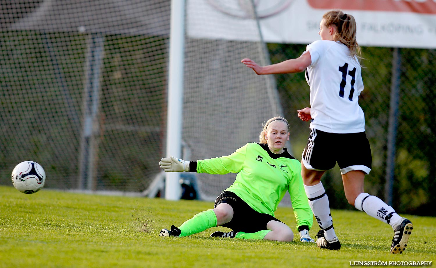 Skövde KIK U-Ulvåkers IF U 2-2,dam,Lillegårdens IP,Skövde,Sverige,Fotboll,,2015,117281