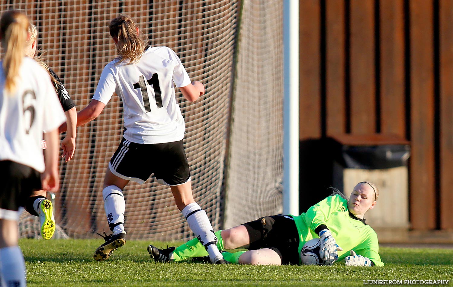 Skövde KIK U-Ulvåkers IF U 2-2,dam,Lillegårdens IP,Skövde,Sverige,Fotboll,,2015,117315