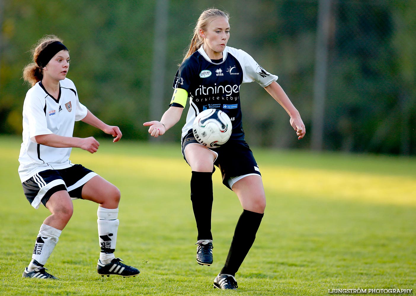 Skövde KIK U-Ulvåkers IF U 2-2,dam,Lillegårdens IP,Skövde,Sverige,Fotboll,,2015,117403