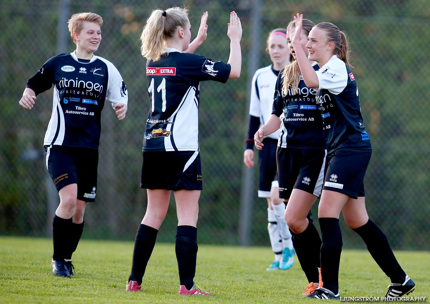 Skövde KIK U-Ulvåkers IF U 2-2,dam,Lillegårdens IP,Skövde,Sverige,Fotboll,,2015,117415